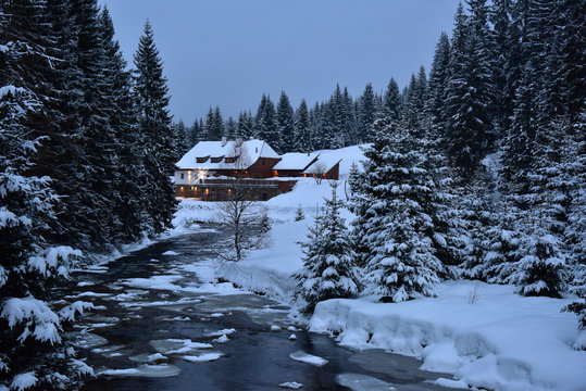 &Scaron;umava Roklansk&yacute; potok Modrava