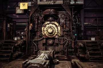 Poster Im Rahmen Innenraum einer alten verlassenen Stahlfabrik in Westeuropa © SVP Productions