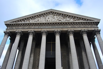 Naklejka premium church, cathedral, arquitecture, europe, castle, buildings, spain, france, paris, statue, clock, park, autum, 