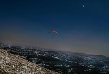 Volo libero con parapendio