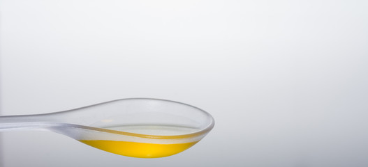 Oil im Löffel