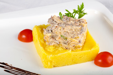 Fricassee with mushed potato