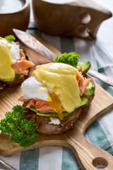 Eggs benedict with salmon