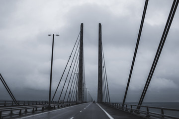 Naklejka premium Brücke übers Meer