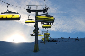 Seilbahn im Gegenlicht