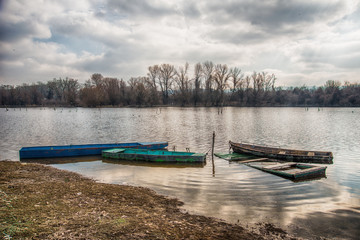 Naklejka premium abandoned and damaged boat