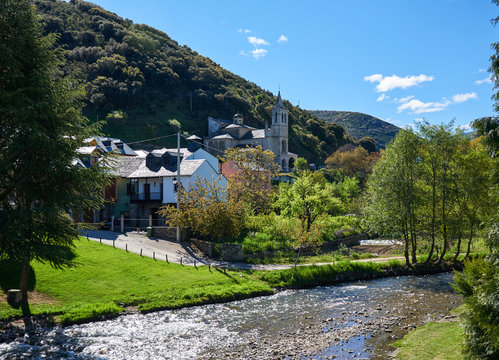 Vista desde el puente romano de Molinaseca, Ponferrada. 