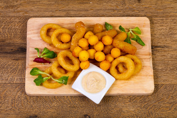 Onion rings and potato balls