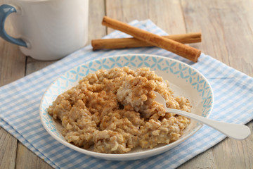 Oatmeal porridge with cinnamon