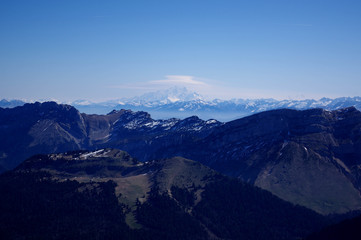 vue depuis le sommet du chamchaude dans le massif de la chartreuse