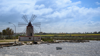 Saliny w okolicach Trapani, Sycylia, Włochy © TOP67