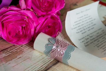 Свиток приглашения на свадьбу.