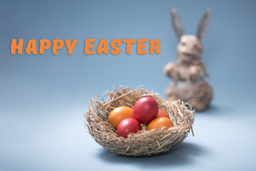 Osternest mit Eiern und Osterhase