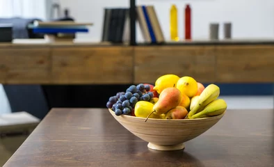 Crédence de cuisine en verre imprimé Fruits fruits dans une assiette