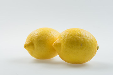 新鮮なレモン

