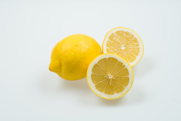 新鮮なレモン
