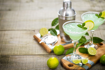 Margarita cocktail with lime and mint