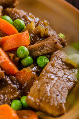 Pork medallions with vegetable and soy garlic sauce