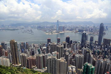 Blick vom Peak auf das Zentrum von Hong Kong Island, Hafen und Kowloon