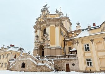 Fototapeta na wymiar Early morning winter St. George Cathedral in Lviv, Ukraine