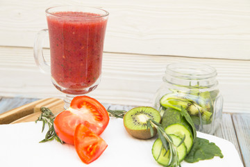 Fresh fruit and vegetable smoothie
