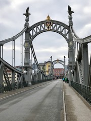 Salzachbrücke zwischen Laufen und Oberndorf bei Salzburg (Bayern + Österreich)