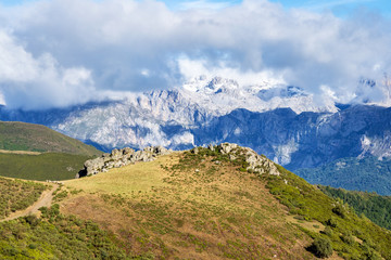 Fototapeta premium Spanien - Kantabrien - Picos de Europa