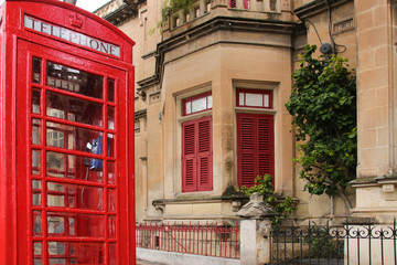 Fototapeta premium Rabat, Malta, traditionelle rote Telefonzelle