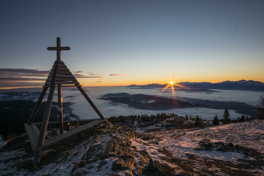 Sonnenaufgang in den Bergen