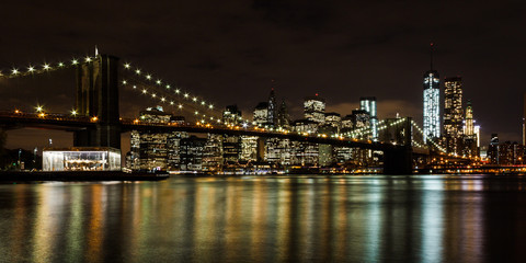 Fototapeta na wymiar Brooklyn Bridge and Manhattan