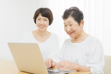 Obraz premium 母娘 ノートパソコン