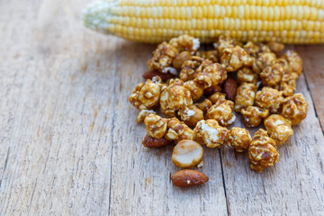 Popcorn caramel mix macadamia and almond taste