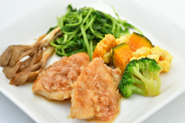 チキンソテー生姜ソース