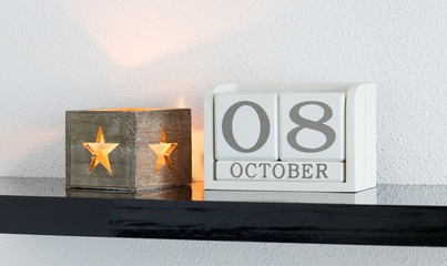 White block calendar present date 8 and month October