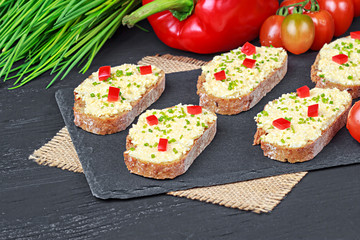 Toast with egg cream