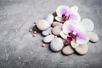 Fototapeta na wymiar Spa concept with orchid flowers