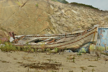 Fototapeta na wymiar Wooden vintage old boat