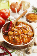 Meat stew in tomato sauce