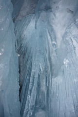 Eiszapfen im Gletscher