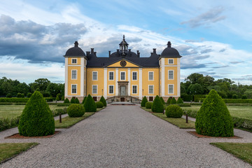 Fototapeta na wymiar The yellow castle of Stromsholm in Sweden