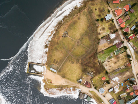 Fototapeta Widok z lotu ptaka na Górê Zamkow¹ w Rajgrodzie, Polska