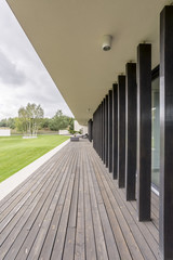 Terrace with black pillars