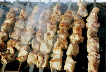 шашлык из свинины на шампурах