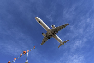 アプローチライト Approach light 飛行機あり