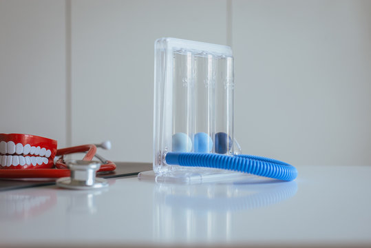 Incentivespirometer or three balls for stimulate lung on desk