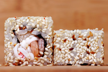 суши, роллы, азиатская еда