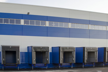 Fototapeta na wymiar Shipping gates in the finished goods warehouse exterior