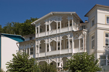 Fototapeta na wymiar Villa in Sellin auf der Insel Rügen