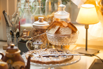 kitchen situation, breakfast at home in Italy