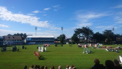 jumping saut d'obstacle ciel